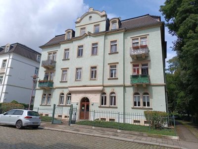 Stilvolles 1-Zimmer-Apartment voll möbliert mit Balkon, Badewanne und EBK in Dresden