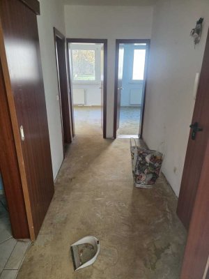 4 Zimmer Erdgeschosswohnung mit Balkon in Roßlau