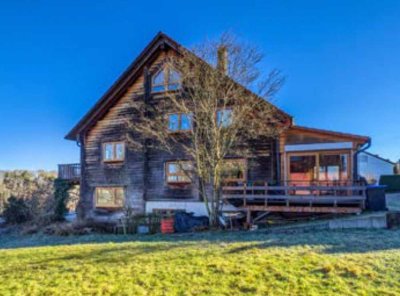 Finnisches Blockhaus / Massives Blockbohlenhaus