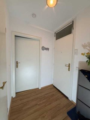 Modernisierte 2-Zimmer-Wohnung mit Südbalkon im 1. Obergeschoss