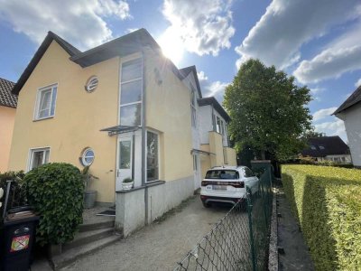 Wohnen &amp; Vermieten: Gepflegtes 2-Familienhaus in Toplage von Bad Homburg-Kirdorf
