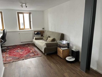Teil-Möblierte 2-Zimmer-Wohnung in Amberg Innenstadt (Amberger Ei), 50 m², Balkon