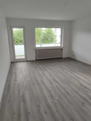 Hochwertig sanierte 2-Zimmer-Wohnung mit gehobener Innenausstattung mit Balkon in Bochum