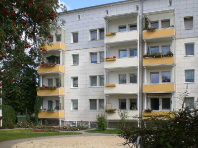 Sanierte 2-Raum-Wohnung in Debschwitz mit Badewanne und Balkon