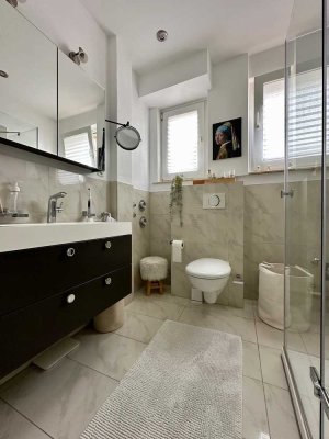 Moderne 2-Zimmerwohnung mit Wohnküche, 2 Balkonen und saniertem Tageslichtbad!