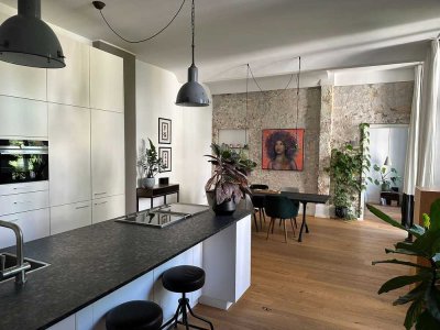 Exklusive, geräumige und hochwertige 2-Zimmer-Loft-Wohnung mit Balkon und Küche