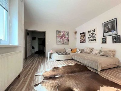 Geschmackvolle, modernisierte 1,5-Zimmer-Wohnung mit Balkon und EBK in Aachen