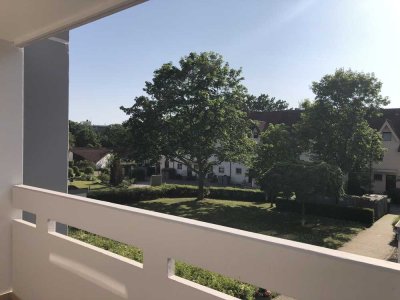 Helle 1,5 Raum-Wohnung mit Balkon und Privatparkplatz