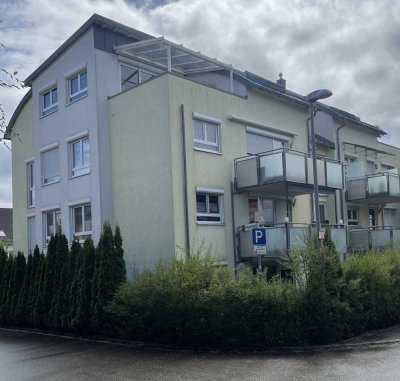 Gepflegte  4 Zimmer-Wohnung mit Balkon und EBK in Ehningen