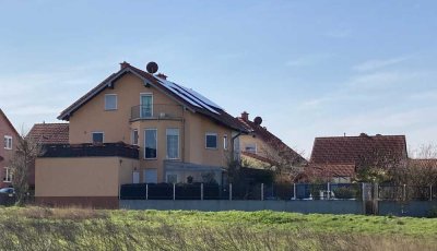 5-Zimmer-Doppelhaushälfte 147 qm mit Pool, ohne Makler, Feldrandlage