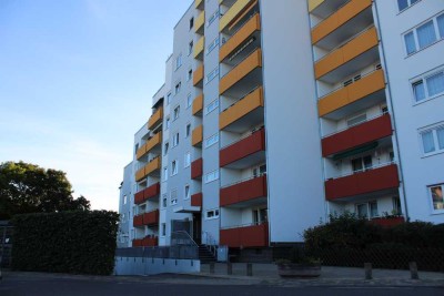 Großzügige 3-Zimmer Wohnung mit Balkon und Tiefgarage in zentraler Lage