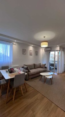 Schöne 2-Zimmer Wohnung - möbilisiert, Klima, DG