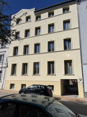 Energetisch sanierte 3 Zimmerwohnung mit Wohnküche/EBK und Balkon im Herzen Schwerins