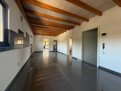 Stylische 2,5-Zimmer-Wohnung mit Traumterrasse & Top-Anbindung