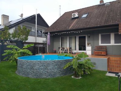 Exklusive Wohlfühloase mit Garten, Pool & Einliegerwohnung - Freistehendes Bungalow in ruhiger Lage