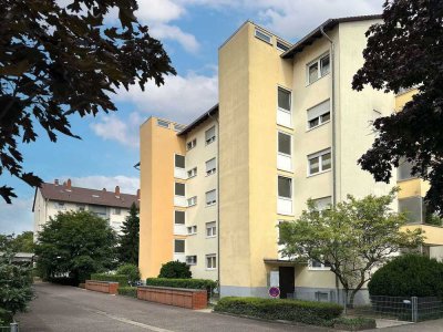 Modernisierte 3-Zimmerwohnung mit Aufzug, Einzelgarage und guter Lage von Schwetzingen