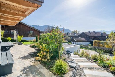 Traumhaus in erhöhter Sonnenlage mit Bergblick! 300 qm W-/Nfl. - Design & modernste Technik