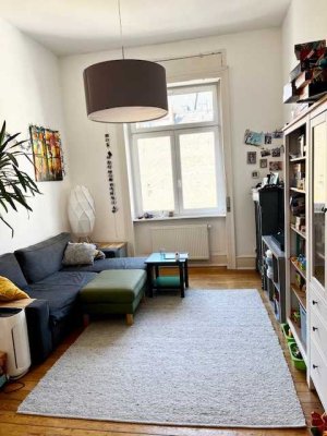 ***Individuelle 2 ZKB- Altbauwohnung, zentrale Lage***