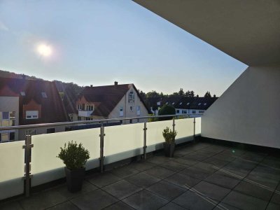 *** Exklusive 2-Zi-Penthouse Wohlfühl-Wohnung *** in Fürth-Dambach mit großer Dachterrasse ***