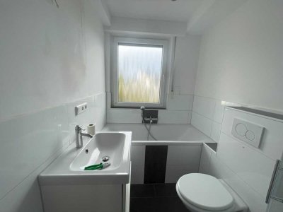 Schöne 3 Zimmerwohnung  Küche, Diele, Bad mit Balkon in Ratingen