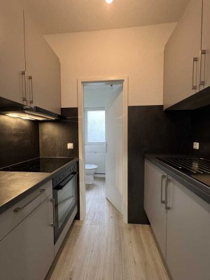 Frisch saniert und bezugsfrei: 2-Zimmer-Wohnung mit EBK auf Lübecks Altstadtinsel | provisionsfrei