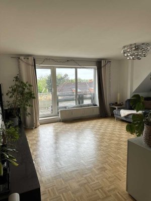 Schöne 3 1/2 Zimmerwohnung mit Balkon& Einbauküche