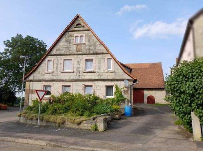 Ehemaliges landwirtschaftliches Anwesen mit Gewölbekeller in Schirmbach!