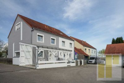 Moderne Doppelhaushälfte mit Garten und Garage in ruhiger Wohngegend