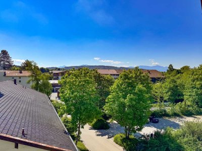 Stilvoll wohnen mit Bergblick – Exklusive 3-Zimmer-Dachgeschosswohnung mit zwei Balkonen