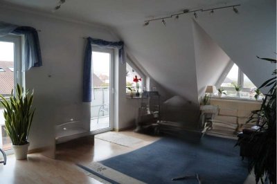 Schicke 3-Zimmer Dachgeschosswohnung mit Dachterrasse in Östringen zu verkaufen