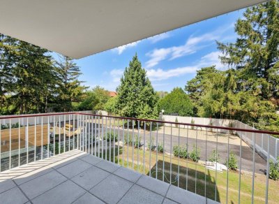 RUHELAGE TRIFFT WOHNGENUSS – Sonnige 4-Zimmer mit Balkon - Stilvolle Ausstattung – Wohnen im Grünen