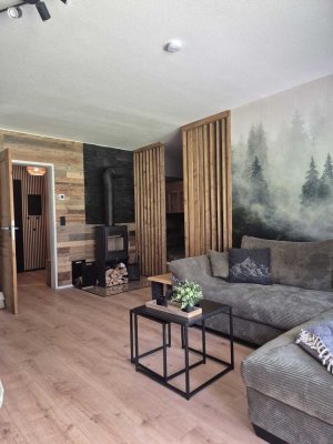 Erstbezug nach Sanierung, vollmöblierte 1-Raum-Terrassenwohnung mit luxuriöser Innenausstattung