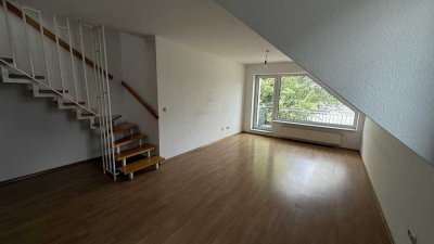 schöne helle 2,5-Zimmer Whg., Küche, Diele,  2 x Bad inkl. Stellplatz