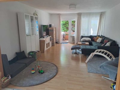 Modernisierte Gepflegte 3,5 Zi. Wohnung  mit EBK Balkon und Carport