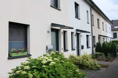 Duisburg-Mündelheim: Modernes Reihenhaus (KfW 55). Provisionsfrei! Einfach einziehen + wohlfühlen!