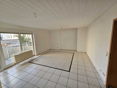 S- und stadtbahnnahe, helle Wohnung mit Parkplatz
