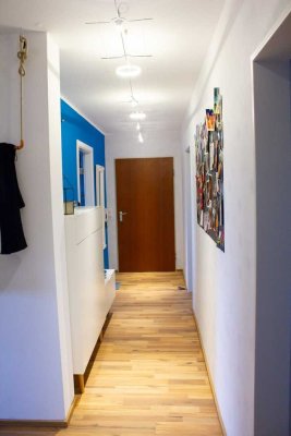 Stilvolle 3-Zimmer-Wohnung mit Einbauküche und Balkon in Sinsheim