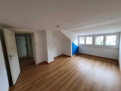 Einziehen und wohlfühlen! Gemütliche DG-Wohnung in Oberau/Wiehre