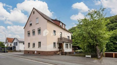 Einfamilienhaus in ruhiger Waldrandlage mit großem Grundstück