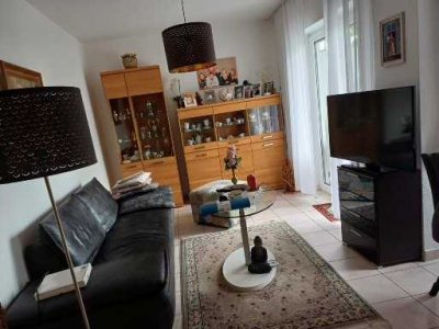 Gepflegte 2-Raum-Wohnung mit Balkon und EBK in Leverkusen-Schlebusch