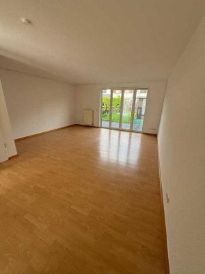 ANFRAGEN ÜBER DAS KONTAKTFELD!!! Reihenmittelhaus+ EBK+Garten