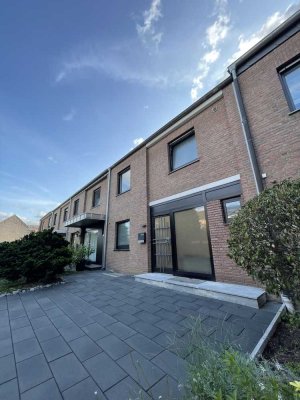 Frisch renoviertes und großzügiges Traumhaus in Bestlage Krefeld-Fischeln ab 15.08.2025