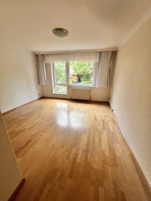 Helle 2-Zimmer Wohnung mit Blick ins Grüne im Herzen von Billstedt