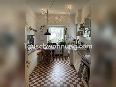 Tauschwohnung: Schöne 3-Zi-Altbauwohnung mit Balkon in toller Nachbarschaft