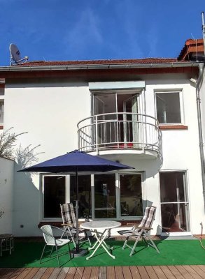 Familienparadies - vor den Toren Frankfurts - Wohnen & Arbeiten unter einem Dach - Urlaub im Garten