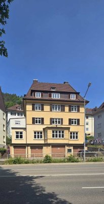 Sonnige, komplett renovierte 4-Zimmer-Wohnung in Schramberg mit Altbau-Charme