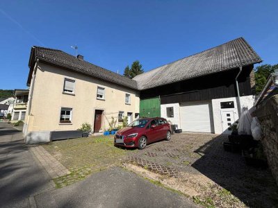 Wenn viel Platz eine große Rolle spielt... Modernisierungsbedürftiges Einfamilienhaus mit groß