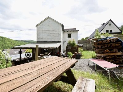 Gelegenheit macht Eigenheim! Charmantes Einfamilienhaus mit großem Garten in Tiefenstein
