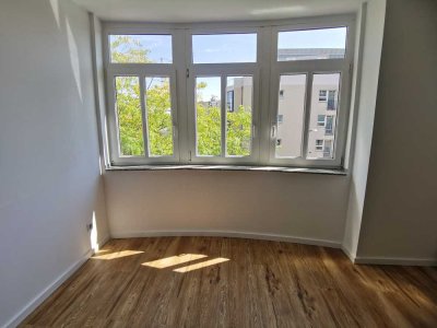 Frisch sanierte 2-Zimmer-Wohnung mit neuer EBK und TG-Stellplatz im Herzen von Nippes