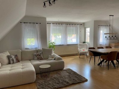 Freundliche 3-Zimmer-DG-Wohnung mit Balkon und Einbauküche in Ipsheim